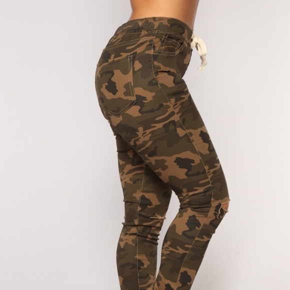 Fashion Nova First Cadet Camo Pants - Small - Picture 4 of 8